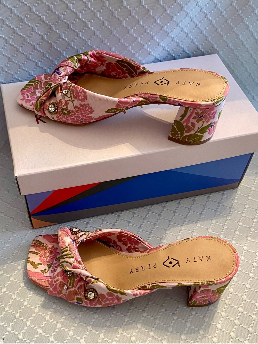 Katy Perry Collections Pink Floral Twist Heels with Rhinestones Size 5 Shoes - Picture 9 of 11